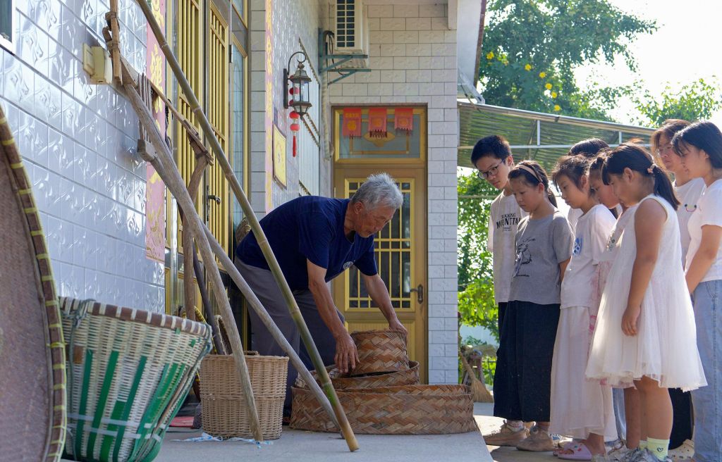 图片故事｜21年坚imToken官网下载守，只为村里孩子们