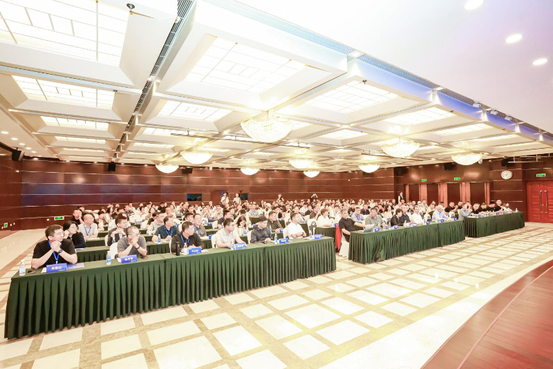 2027版高考蓝皮书发布——聚焦im钱包下载人工智能，共探创新人才培养新途径