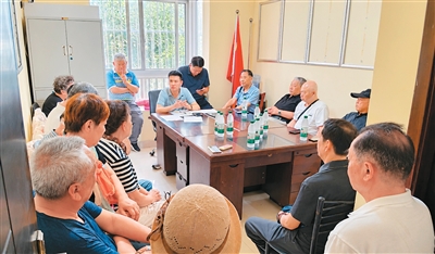 徐州市鼓楼区黄楼街道围绕电梯更新改造召开议事协商会。资料图片